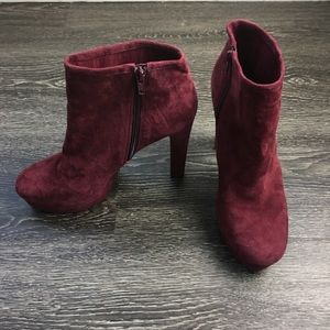 maroon suede ankle boots sz 10 M Gianni Bini